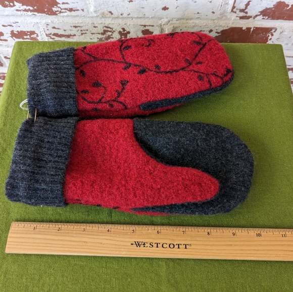 Handmade Mittens - Picture 3 of 3